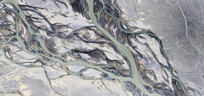 Google Maps satellite view of a beautiful meandering and branching river in Alaska.