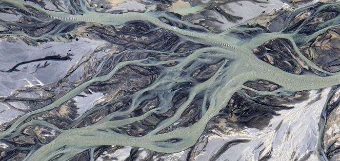 Google Maps satellite view of a beautiful meandering and branching river in Alaska.