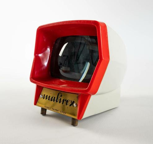 Slide viewer Malirex

Image credit:
https://www.ddr-museum.de/de/objects/1022851